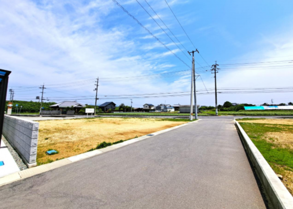観音寺市大野原町大野原、土地の前面道路を含む現地写真画像です