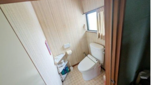 三豊市豊中町上高野、中古一戸建てのトイレ画像です