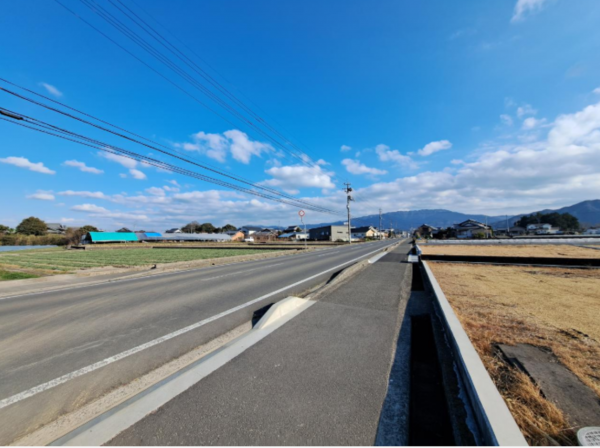 観音寺市大野原町大野原、土地の前面道路を含む現地写真画像です