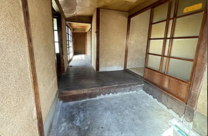 三豊市仁尾町仁尾丁、中古一戸建ての玄関画像です