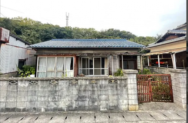 三豊市詫間町大浜、中古一戸建ての外観画像です