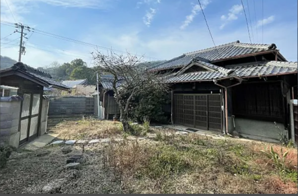 三豊市詫間町箱、中古一戸建ての外観画像です
