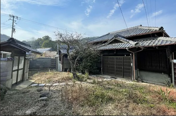 三豊市詫間町箱、中古一戸建ての外観画像です