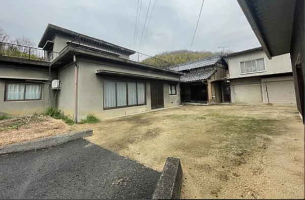 三豊市詫間町松崎、中古一戸建ての外観画像です