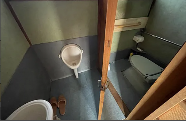 三豊市仁尾町仁尾己、中古一戸建てのトイレ画像です