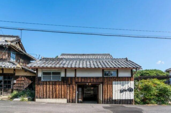 三豊市詫間町粟島、中古一戸建ての外観画像です