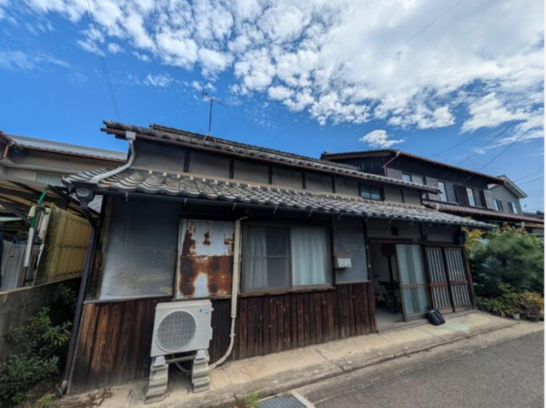 観音寺市港町、中古一戸建ての外観画像です