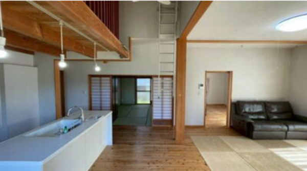 三豊市詫間町大浜、中古一戸建ての居間画像です