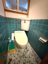 観音寺市八幡町、中古一戸建てのトイレ画像です