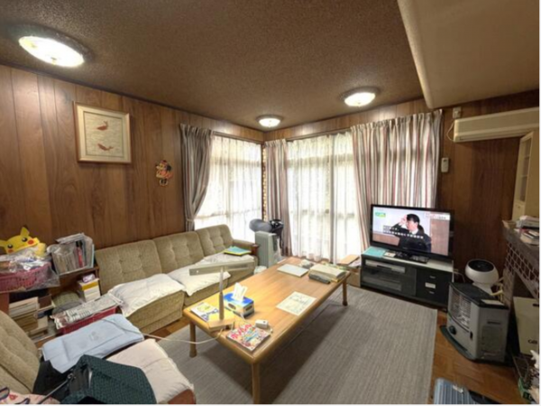 観音寺市八幡町、中古一戸建ての居間画像です