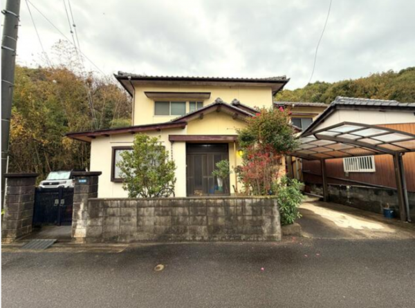 観音寺市八幡町、中古一戸建ての外観画像です