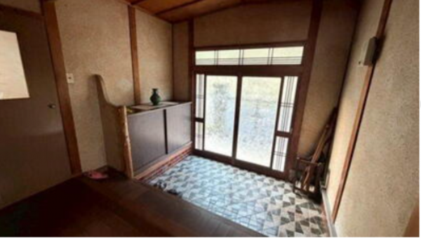 三豊市詫間町詫間、中古一戸建ての玄関画像です