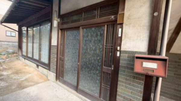 三豊市詫間町詫間、中古一戸建ての玄関画像です