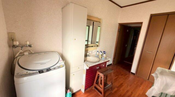 三豊市三野町吉津、中古一戸建ての洗面画像です