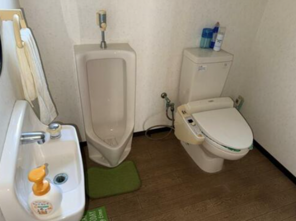 三豊市豊中町上高野、中古一戸建てのトイレ画像です