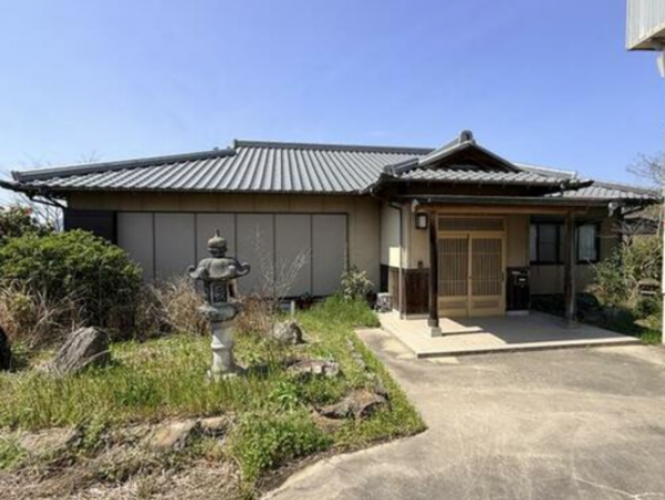 三豊市豊中町上高野、中古一戸建ての外観画像です