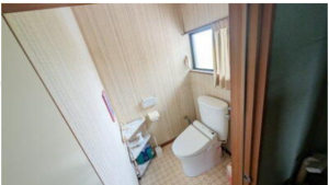 三豊市豊中町上高野、中古一戸建てのトイレ画像です