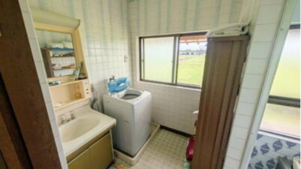 三豊市豊中町上高野、中古一戸建ての洗面画像です
