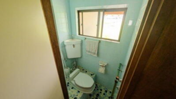 三豊市豊中町上高野、中古一戸建てのトイレ画像です