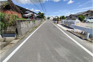佐賀市高木瀬町、土地の前面道路を含む現地写真画像です