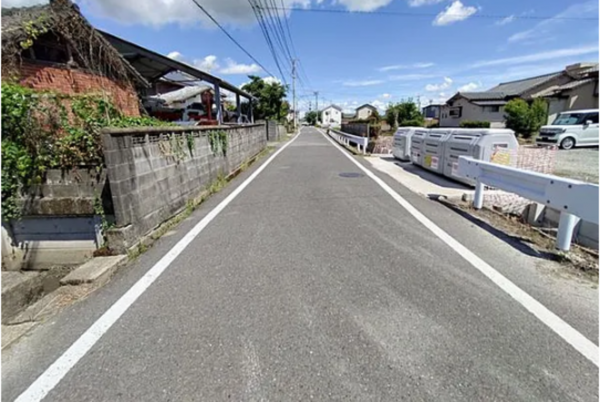 佐賀市高木瀬町、土地の前面道路を含む現地写真画像です