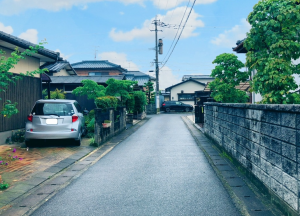 佐賀市高木瀬東、土地の前面道路を含む現地写真画像です