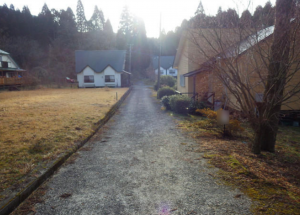 佐賀市富士町、土地の前面道路を含む現地写真画像です