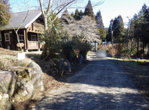 佐賀市富士町、土地の前面道路を含む現地写真画像です