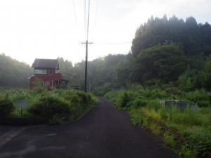 佐賀市三瀬村杠、土地の前面道路を含む現地写真画像です