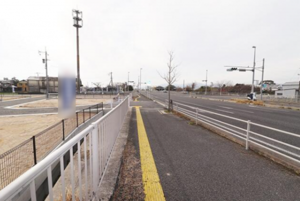 佐賀市兵庫町、土地の前面道路を含む現地写真画像です