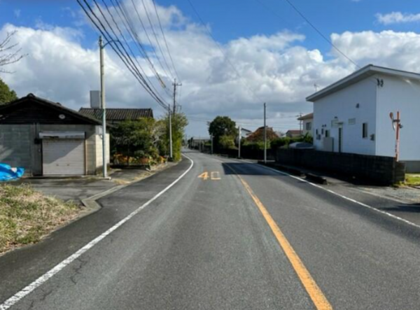 佐賀市大和町、土地の前面道路を含む現地写真画像です