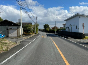 佐賀市大和町、土地の前面道路を含む現地写真画像です