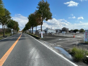 佐賀市大和町、土地の前面道路を含む現地写真画像です