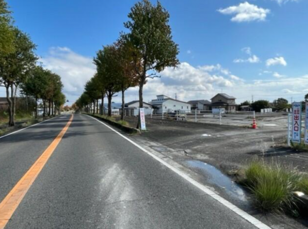 佐賀市大和町、土地の前面道路を含む現地写真画像です