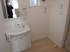 佐賀市開成、新築一戸建ての洗面画像です