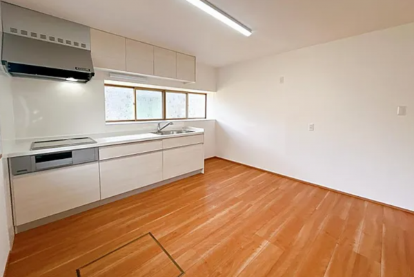 佐賀市高木瀬西、中古一戸建てのキッチン画像です