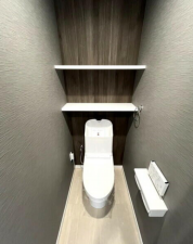 佐賀市兵庫北、中古マンションのトイレ画像です