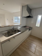 佐賀市高木瀬西、新築一戸建てのキッチン画像です