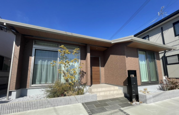 佐賀市高木瀬東、中古一戸建ての外観画像です