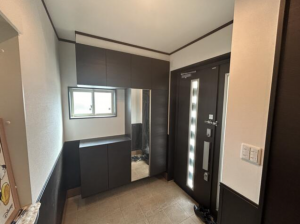 佐賀市金立町、中古一戸建ての玄関画像です