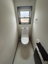 佐賀市金立町、中古一戸建てのトイレ画像です