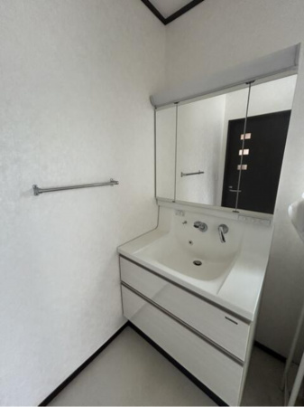 佐賀市金立町、中古一戸建ての洗面画像です