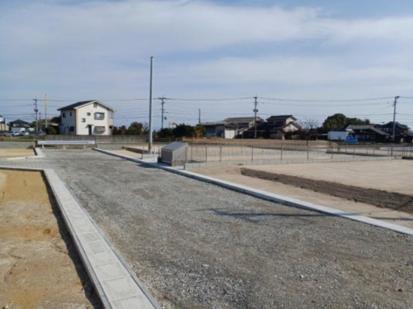 佐賀市金立町、土地の前面道路を含む現地写真画像です