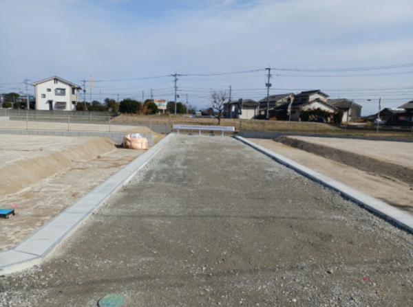 佐賀市金立町、土地の前面道路を含む現地写真画像です