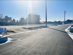 佐賀市大和町、土地の前面道路を含む現地写真画像です