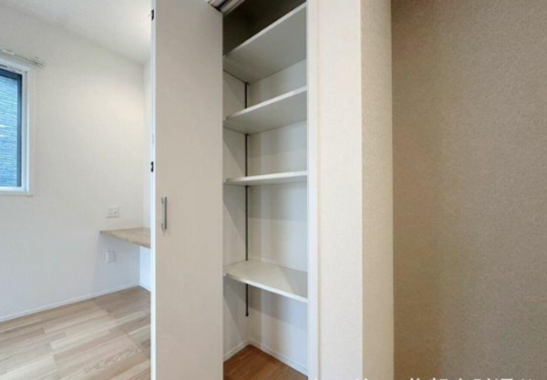 佐賀市鍋島町、新築一戸建ての収納画像です