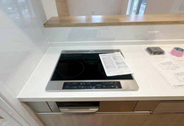 佐賀市鍋島町、新築一戸建てのキッチン画像です