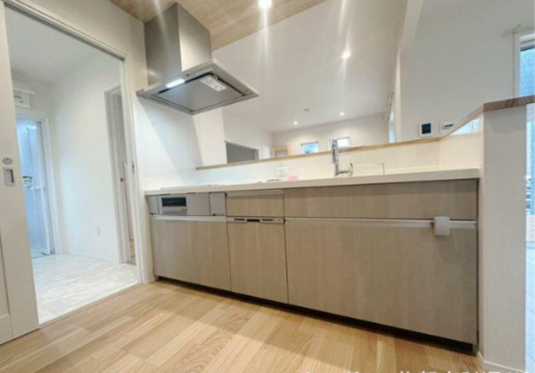 佐賀市鍋島町、新築一戸建てのキッチン画像です