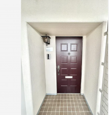 佐賀市神野東、中古マンションの玄関画像です