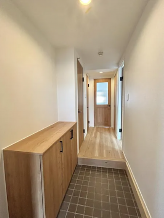 佐賀市神野東、中古マンションの玄関画像です